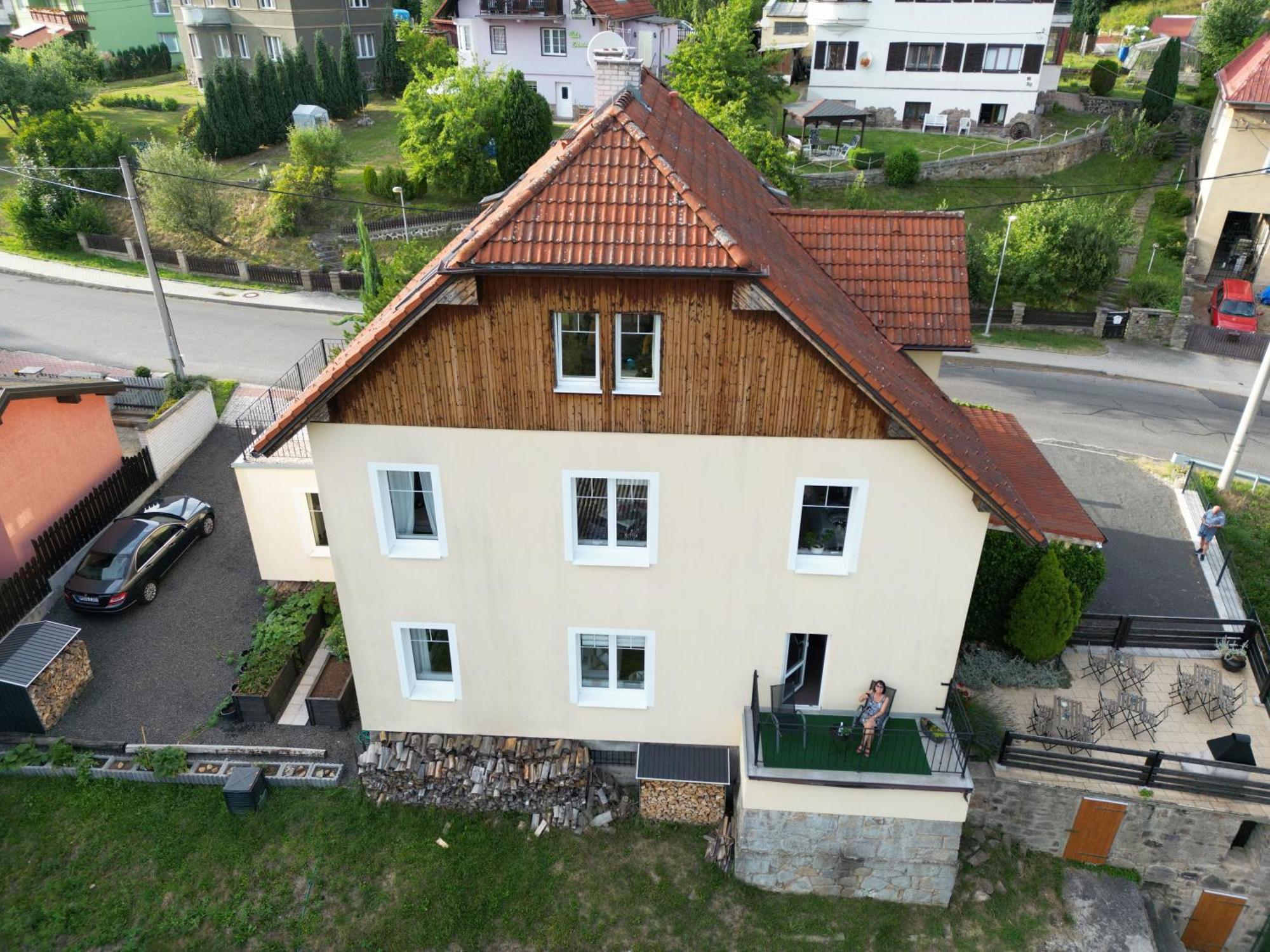 Pension Vila Hana Loket Exterior photo
