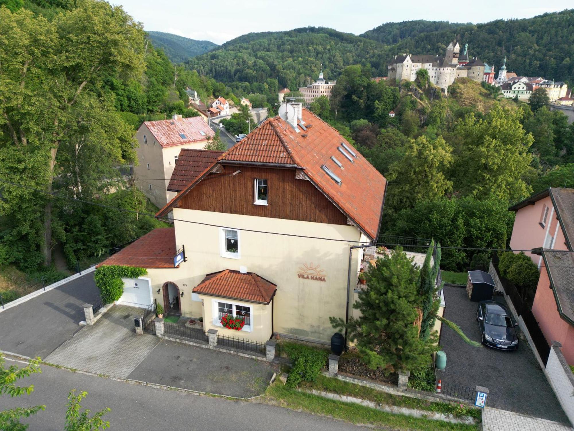 Pension Vila Hana Loket Exterior photo