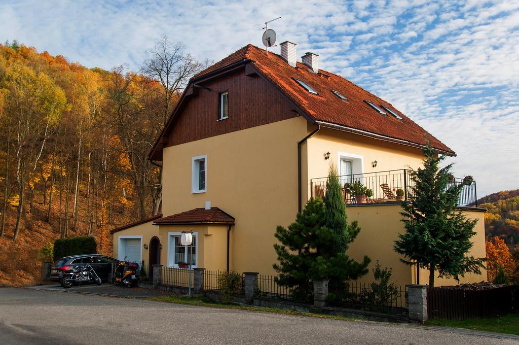 Pension Vila Hana Loket Exterior photo
